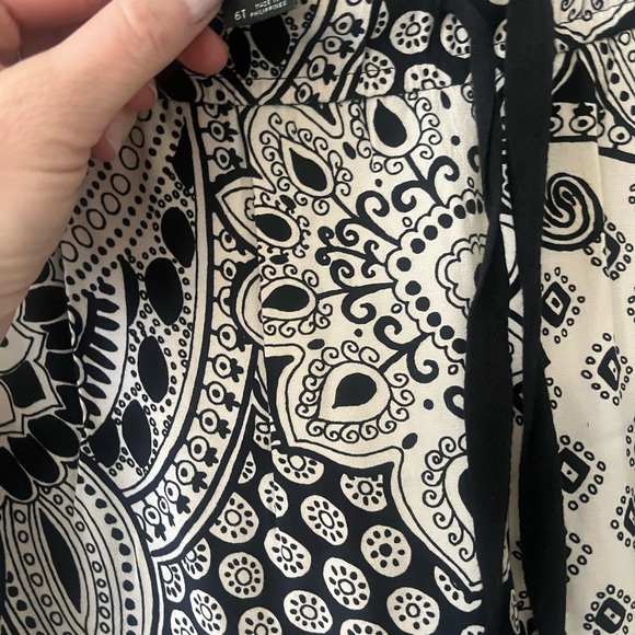 Loft black & cream light weight pants, size 6 tall - Picture 2 of 3